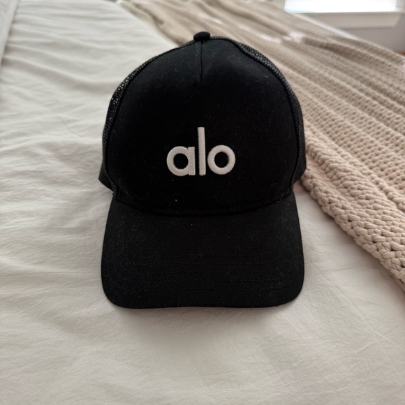 Alo Hat - Picture 1 of 3